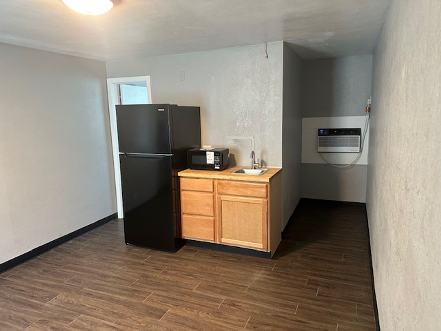 Fort Scott Apartment: 701 N National Ave