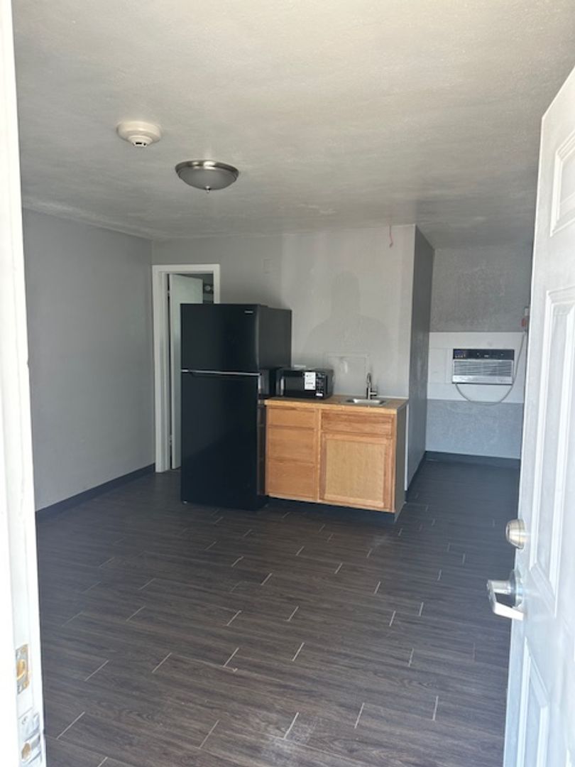 Fort Scott Apartment: 701 N National Ave