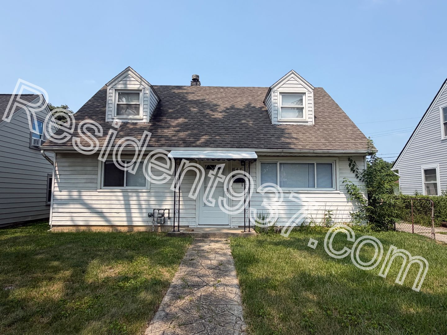 Dayton House: 1047 Blakley Dr