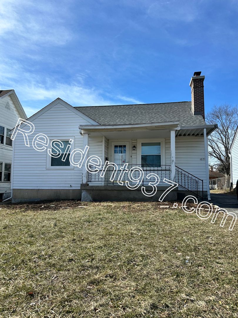 Dayton House: 1659 Hearthstone Drive