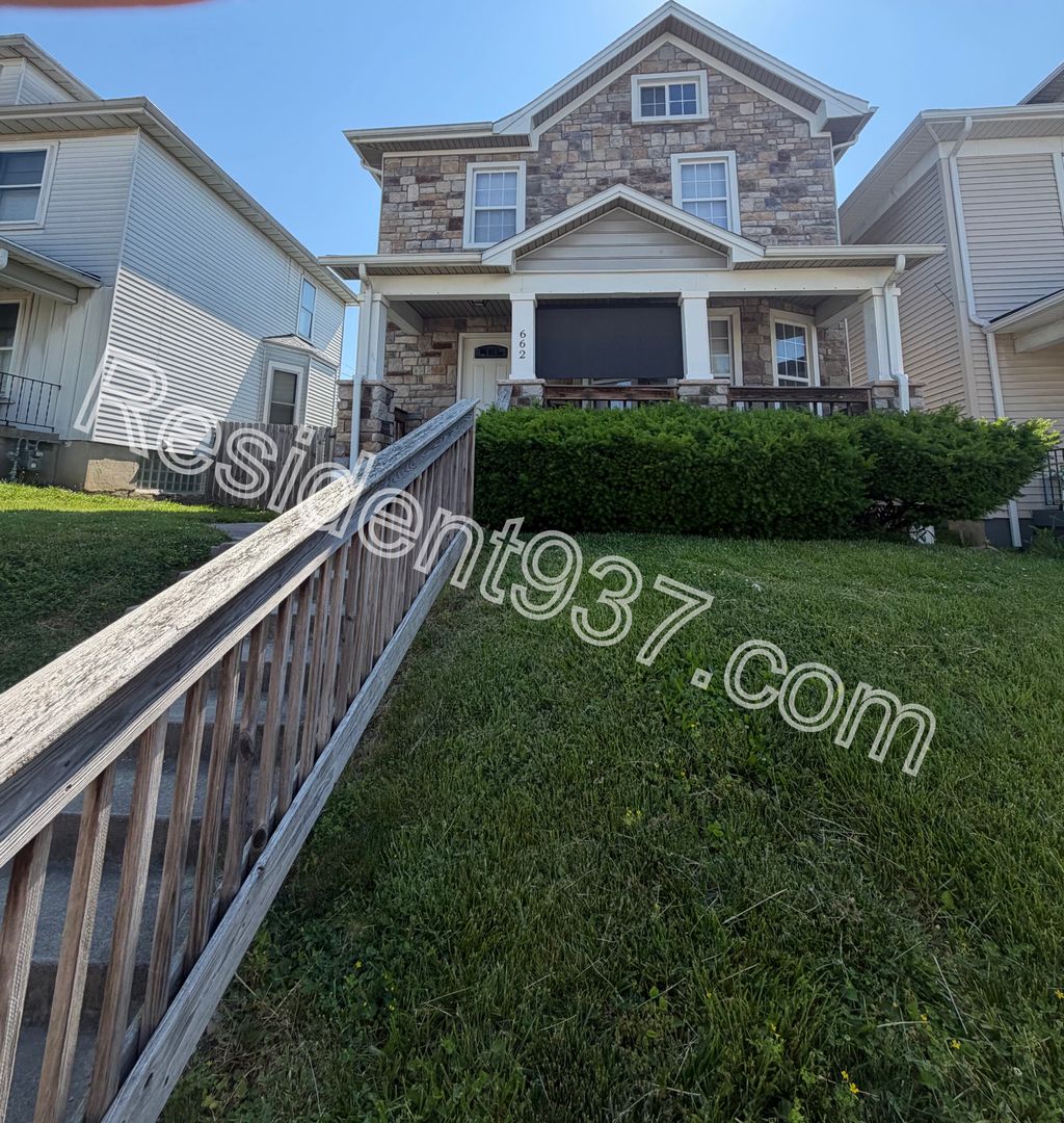 Dayton House: 662 Carlisle Ave