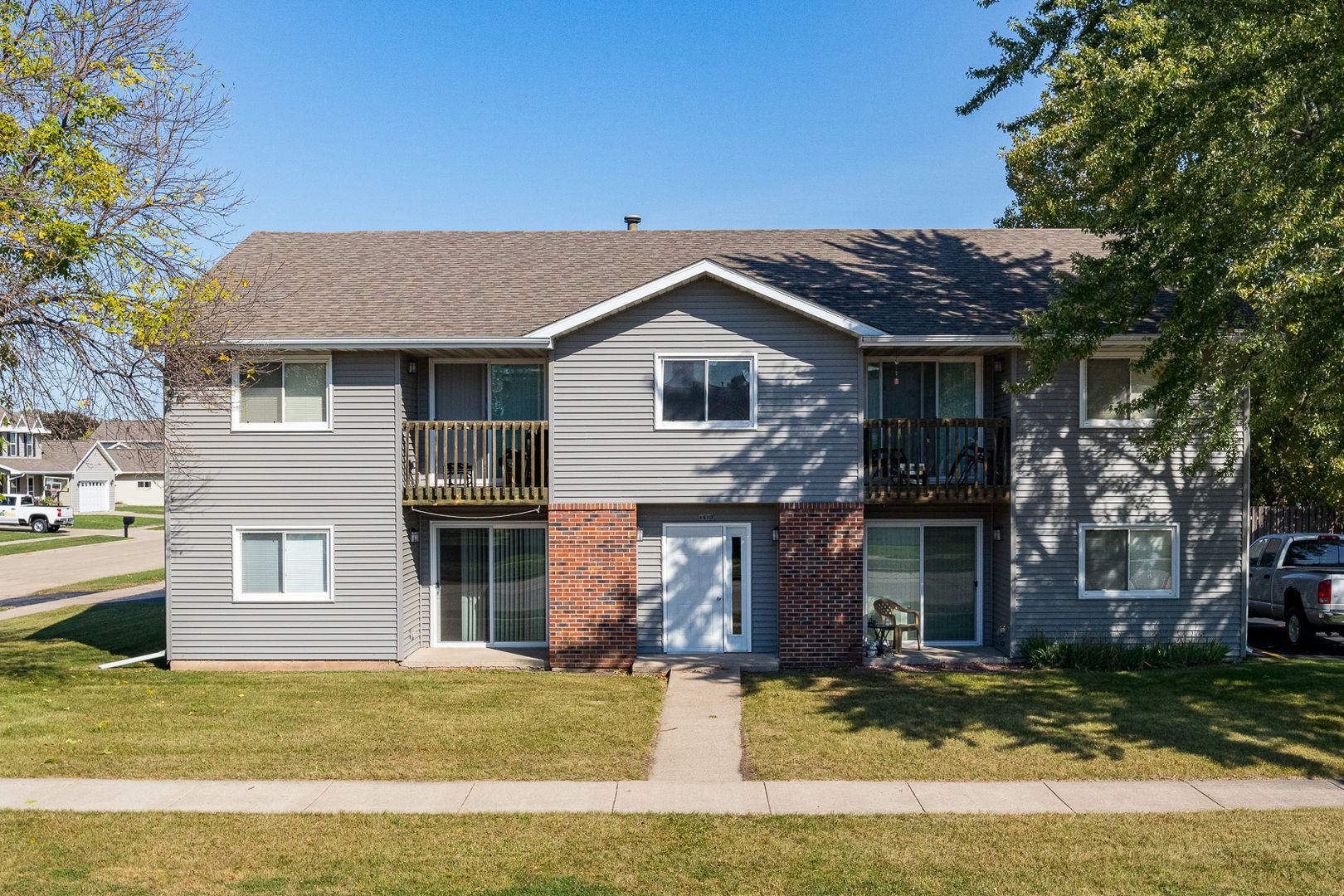 Oshkosh Apartment: 1801 - 2011 W. Packer Ave