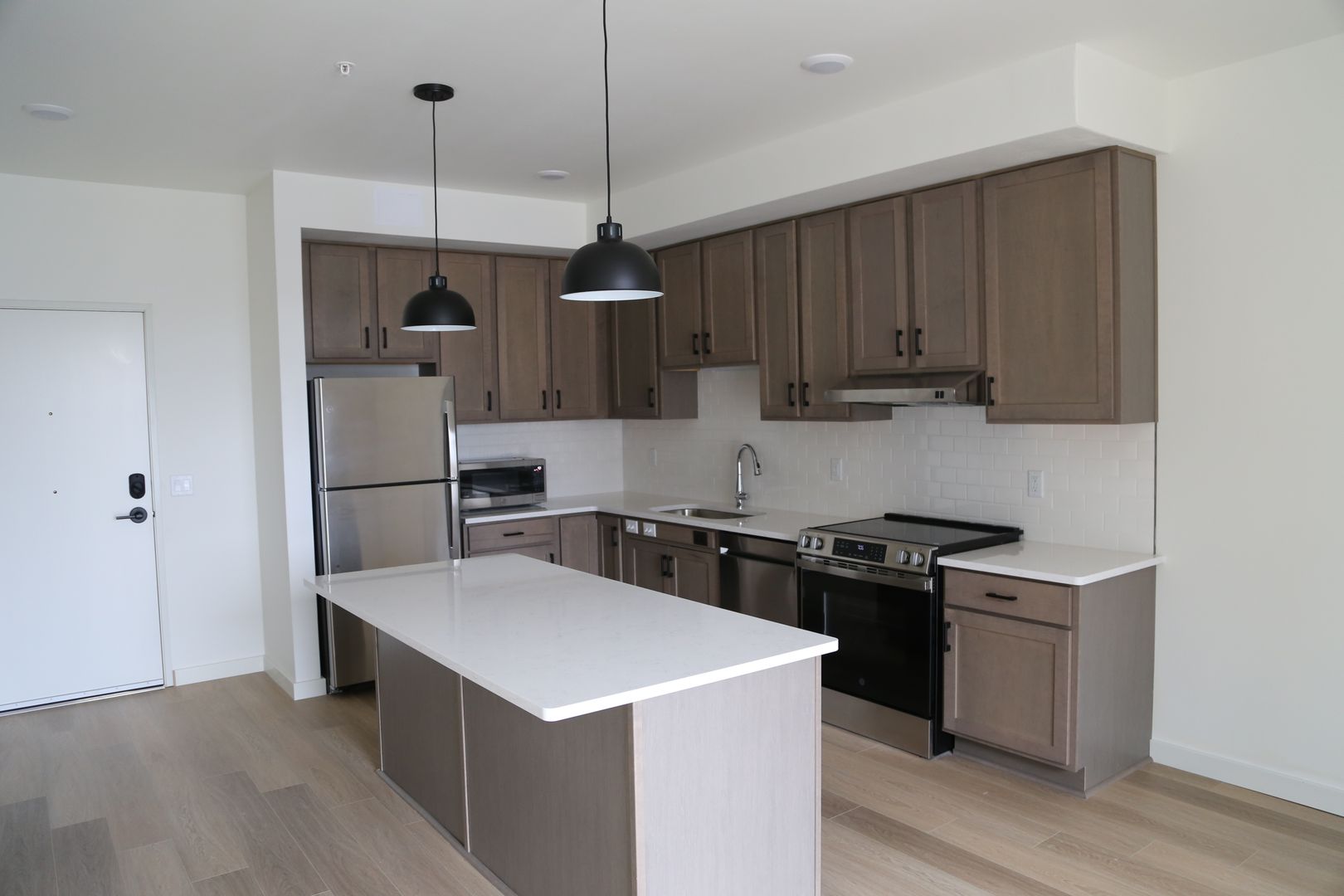 Oshkosh Apartment: 450 W 4th Avenue