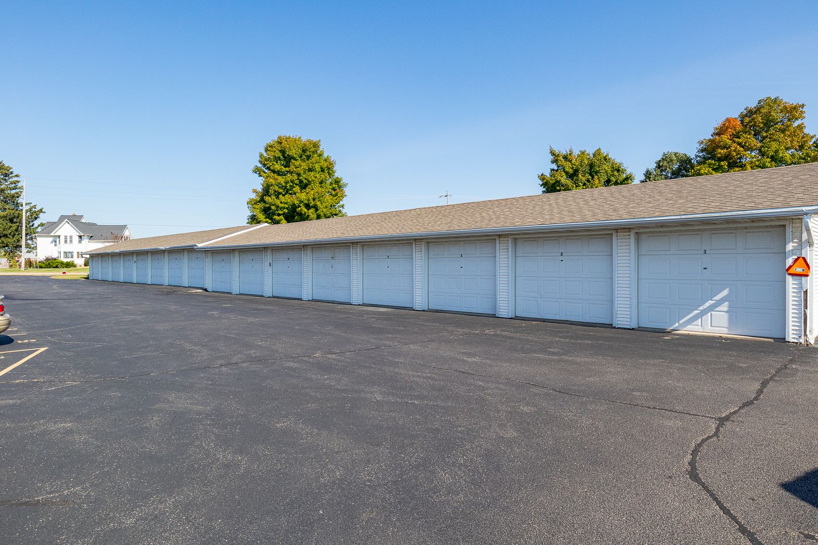 Oshkosh Apartment: 25 - 45 E. County Road Y