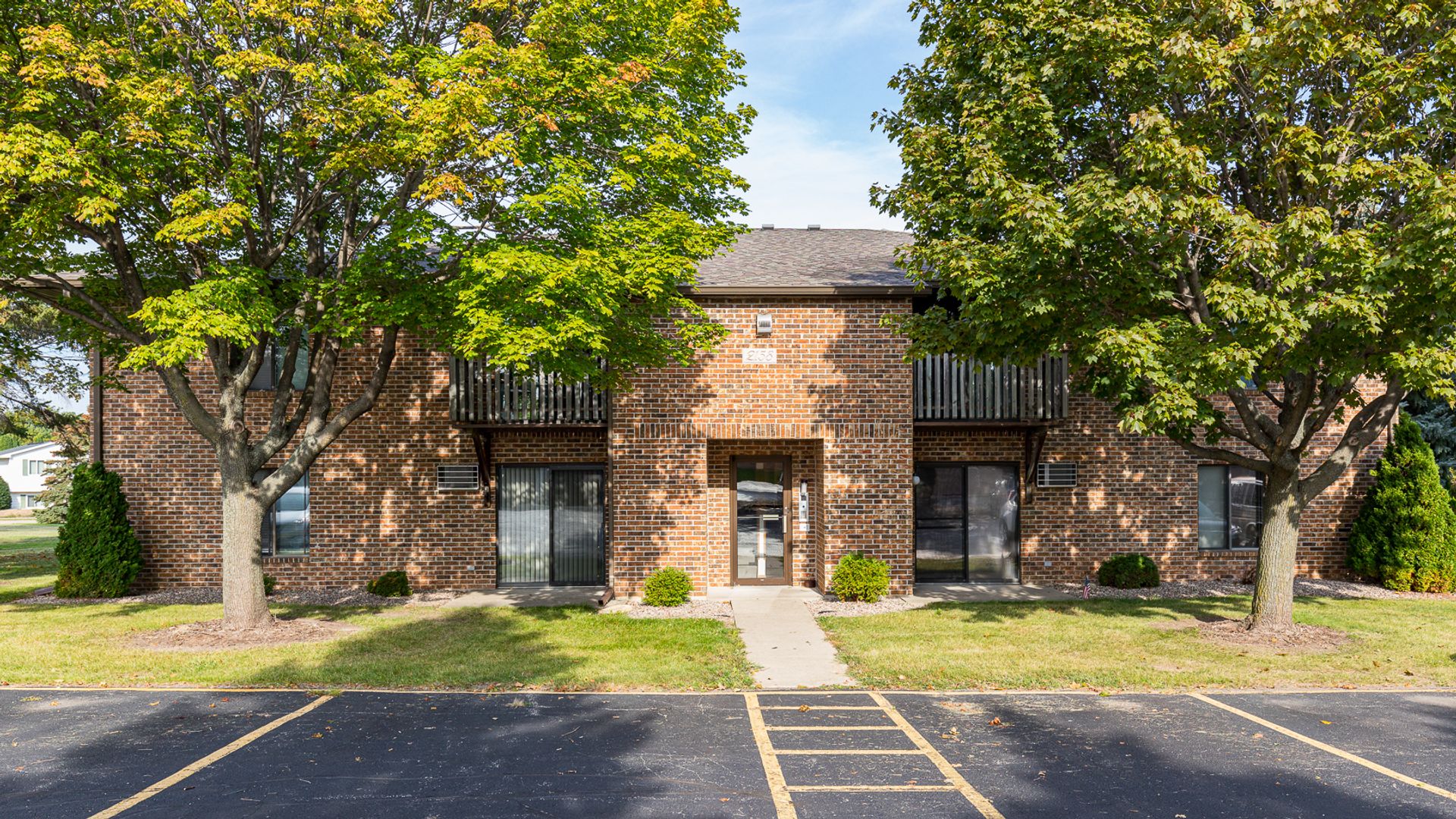 Oshkosh Apartment: 2132 - 2170 W. 9th Avenue