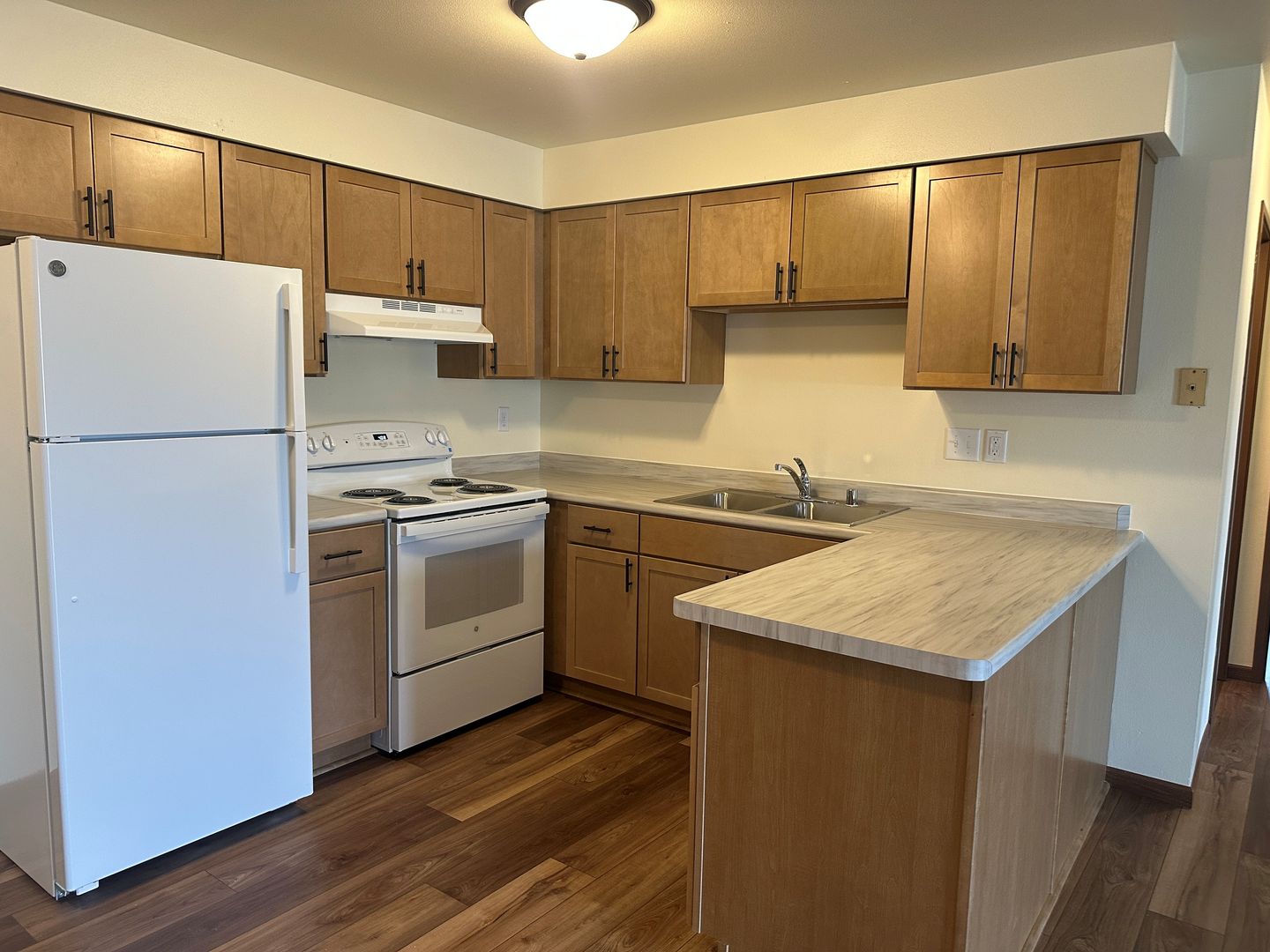 Oshkosh Apartment: 2132 - 2170 W. 9th Avenue
