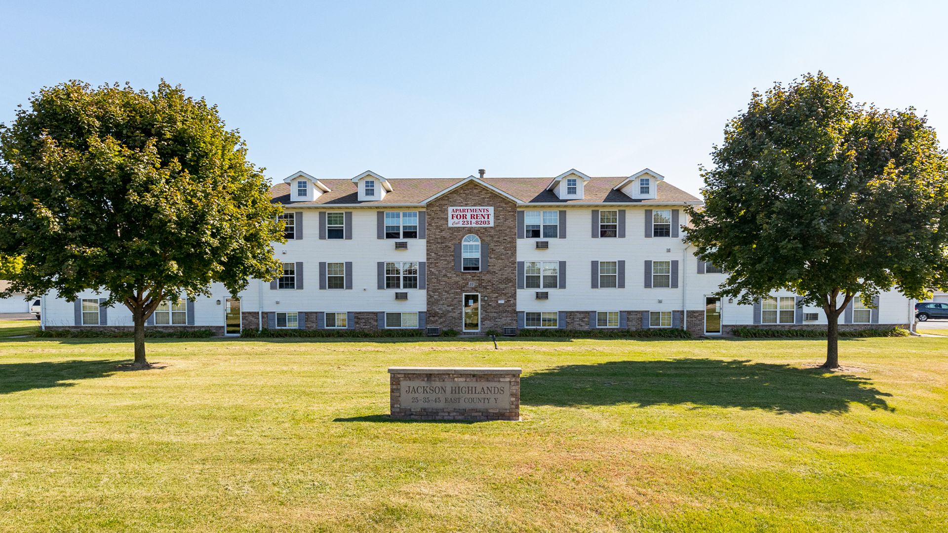 Oshkosh Apartment: 25 - 45 E. County Road Y