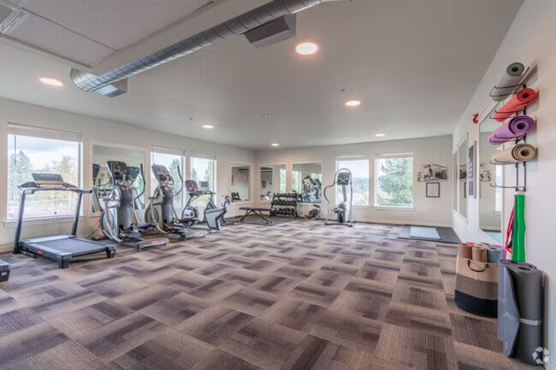 Salem Apartment: 5775 Commercial St Se