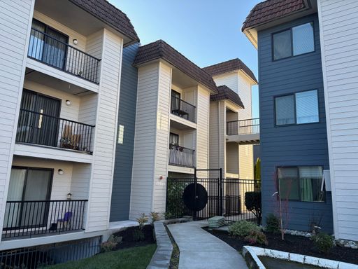 1 Month Free! Fully Remodeled 1 Bed 1 Bath- Elderly Friendly, Partially ADA – photo 1