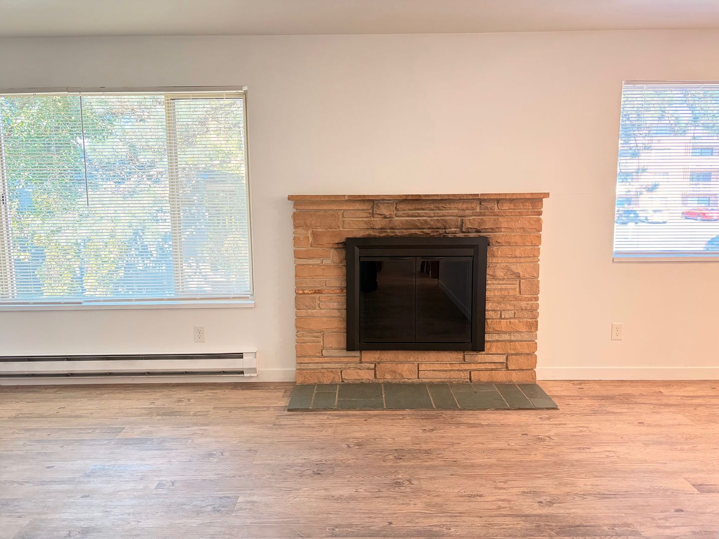 Seattle Apartment: 520 & 524 NE 112th St.