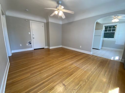 Beautiful, charming vintage studio apartment homes. – photo 1
