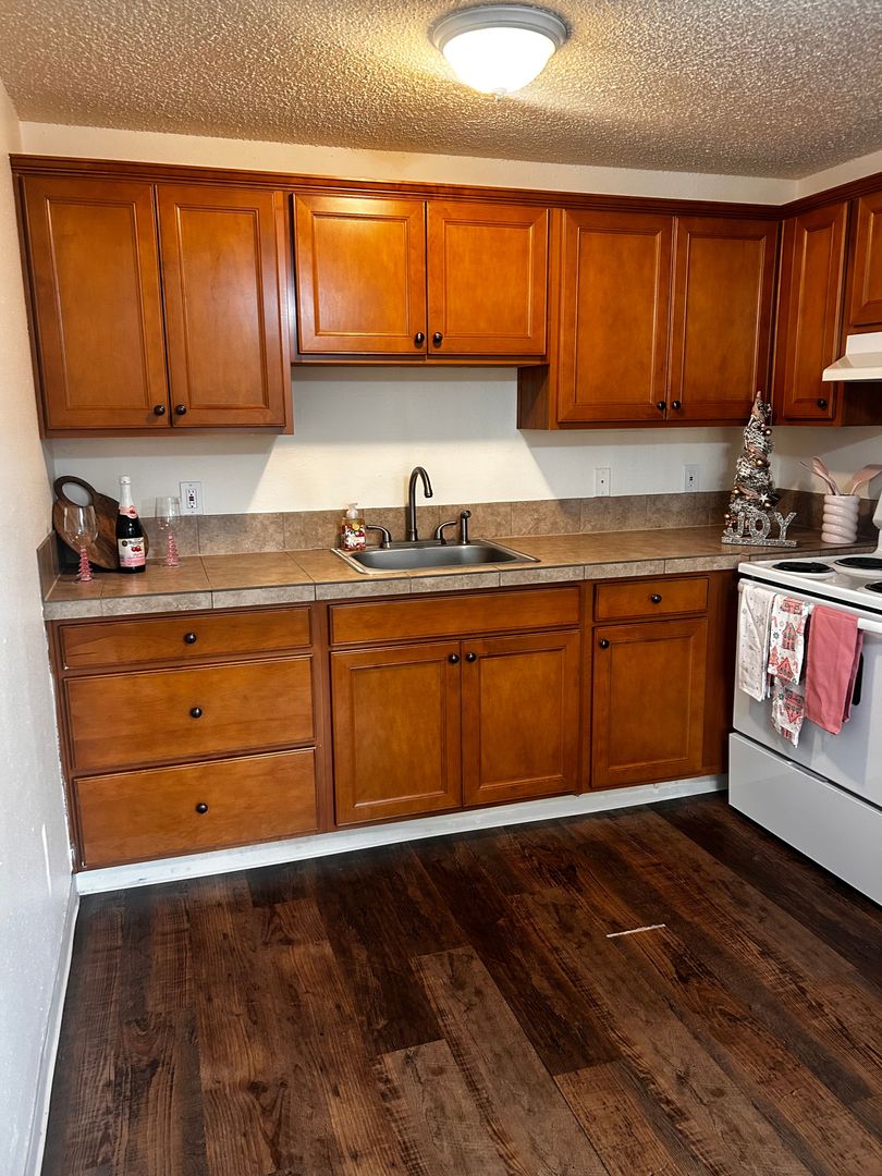 Beaverton Apartment: 13775 SW Larch Place