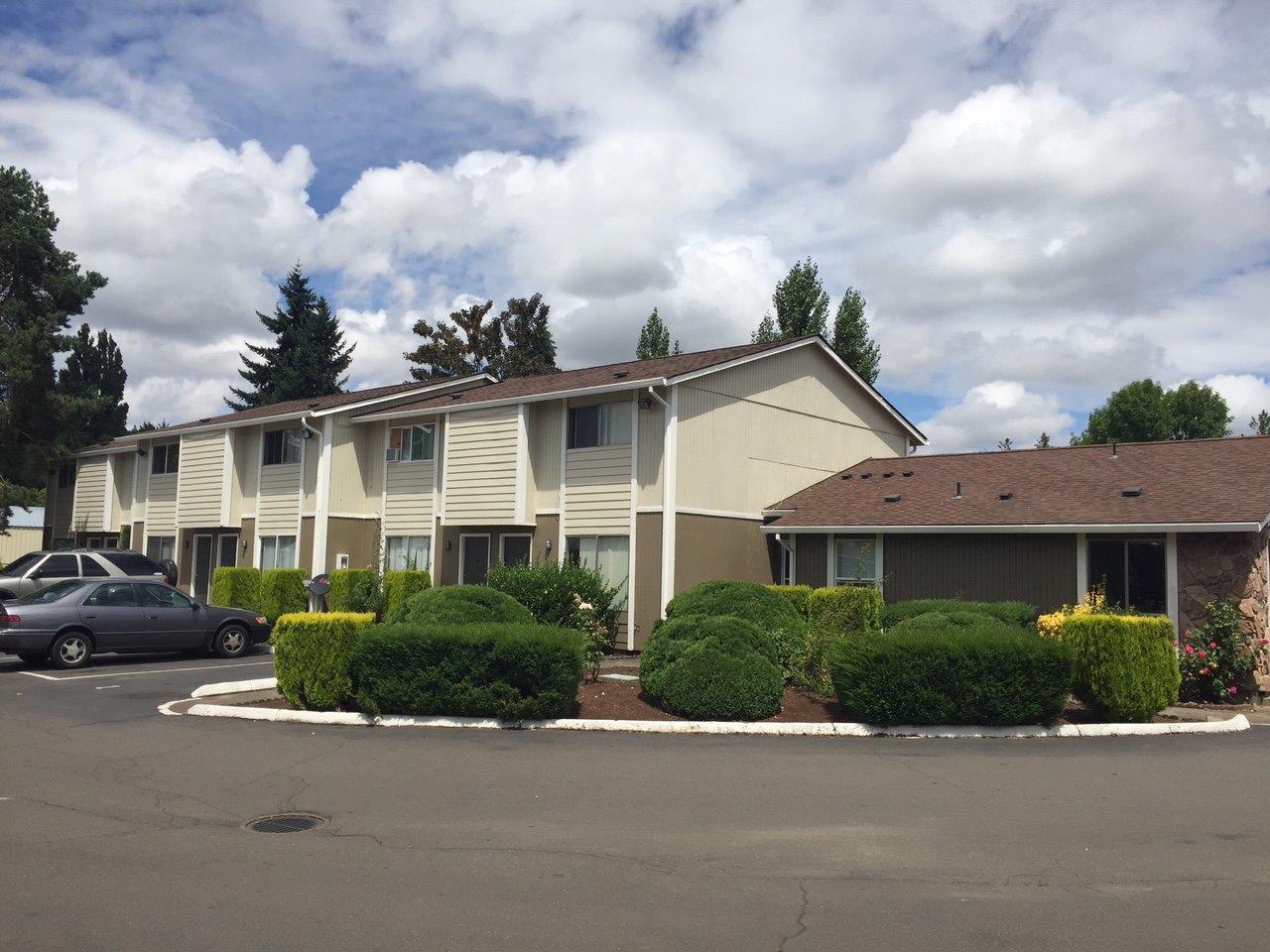 Woodburn Apartment: 1398 E Cleveland St.