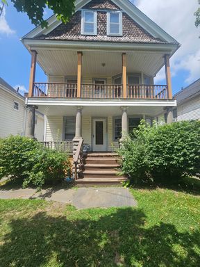 Spacious 3-Bedroom Upstairs Duplex with Private Enclosed Porch – Section 8 Welcome – photo 1