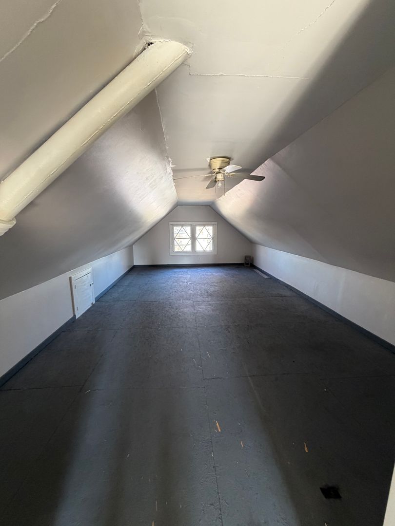 Cleveland Apartment: 10327/10325 Ignatius Ave