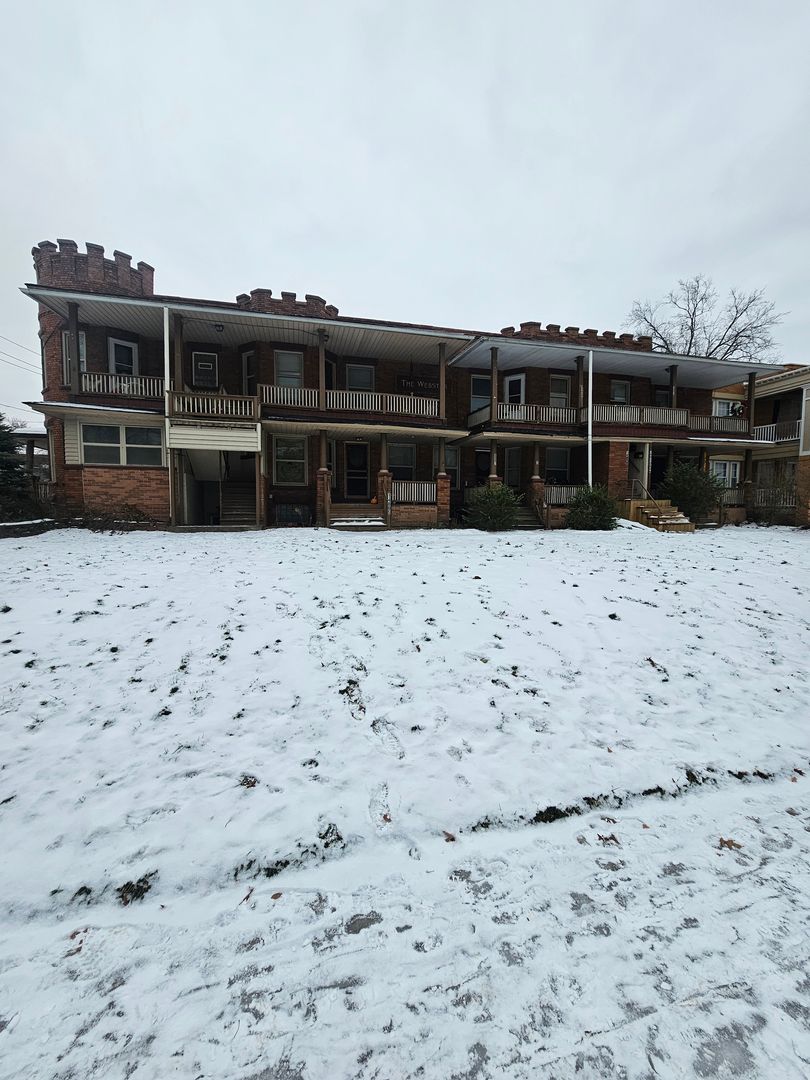 Lakewood Apartment: 14801 Clifton Blvd