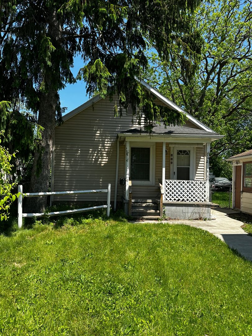 Lorain Apartment: 309-311 Delaware Ave