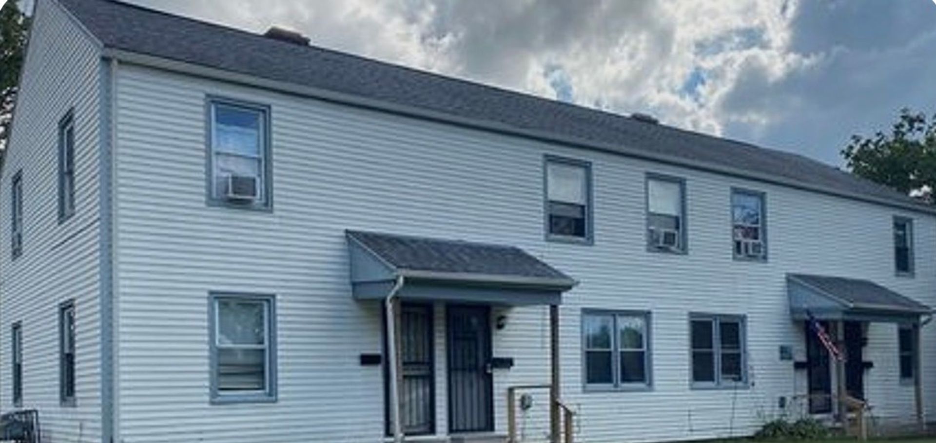 Lorain Apartment: 857 - 863 N Central Dr