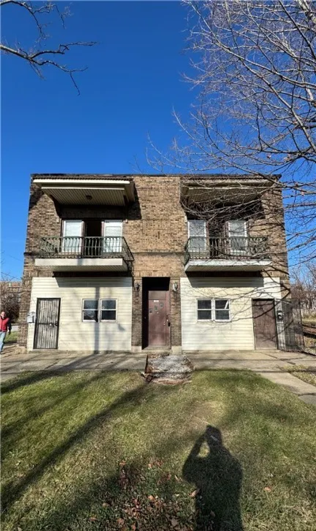 Cleveland Apartment: 14201 Westropp Ave