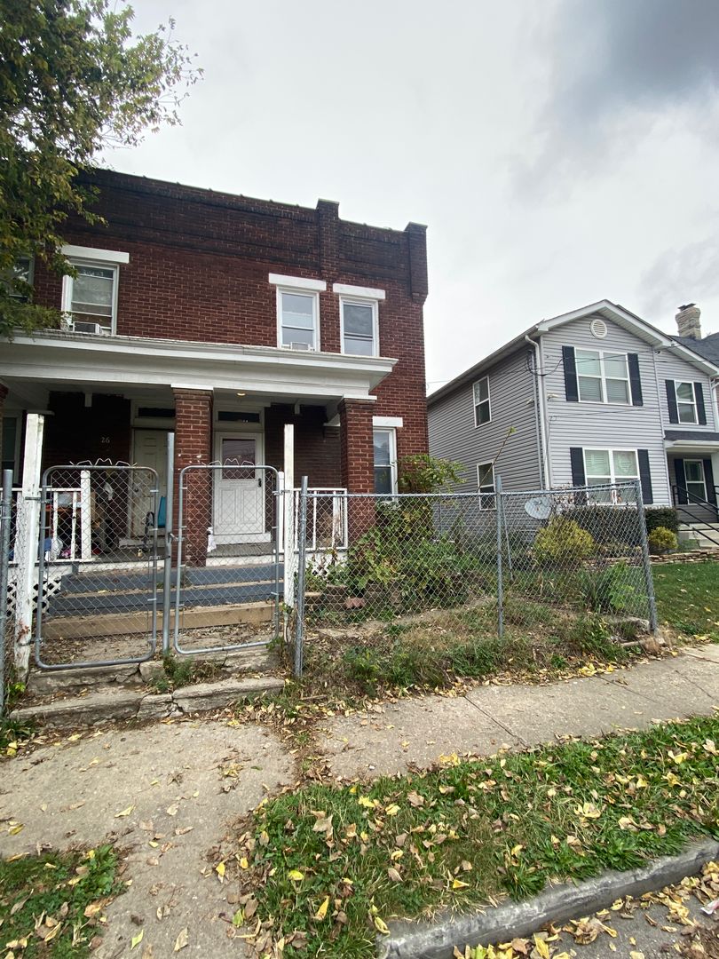 Columbus Apartment: 26-28 E Woodrow Ave