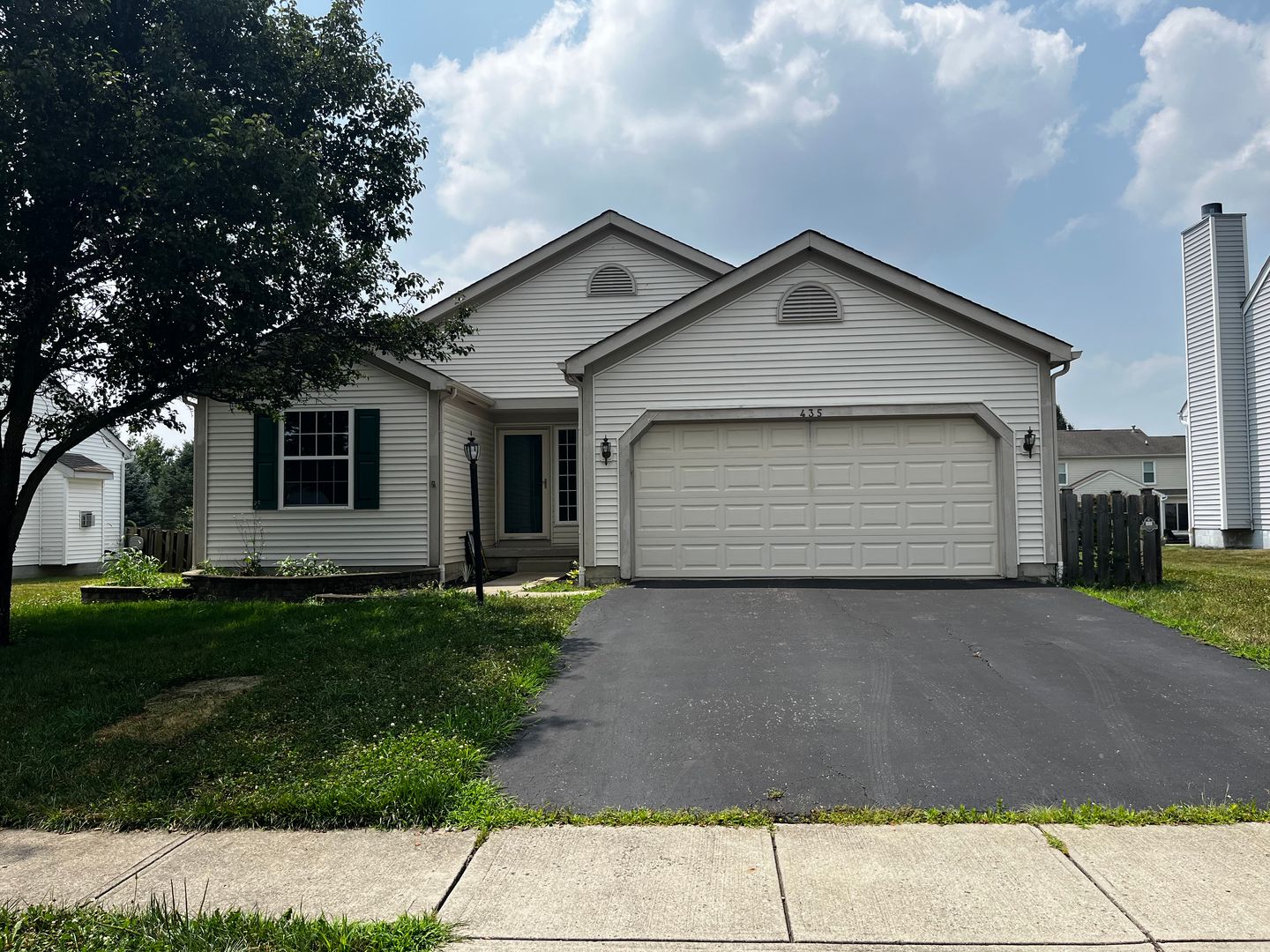 Pickerington House: 435 Vanderbuilt Street