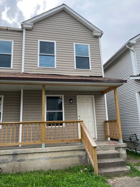 2 Bedroom 1 Bathroom Fully Renovated Duplex – photo 1