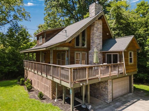 Beautiful Buckeye Lake Rental- Don't Miss Out! – photo 1