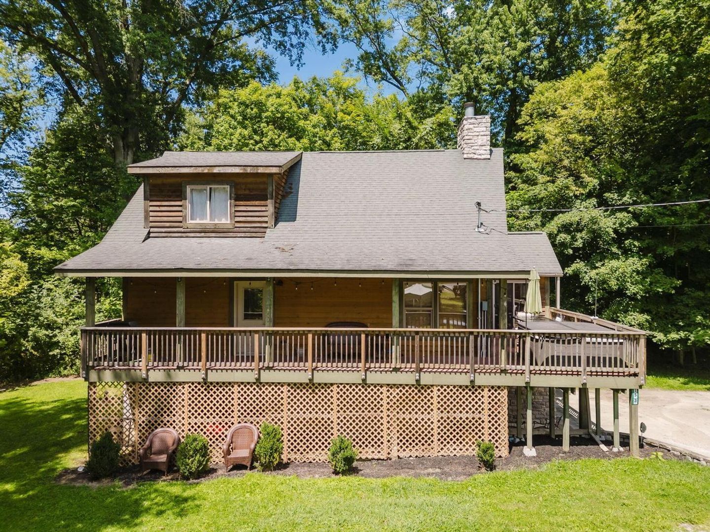 Buckeye Lake House: 153 Lighthouse Ln,