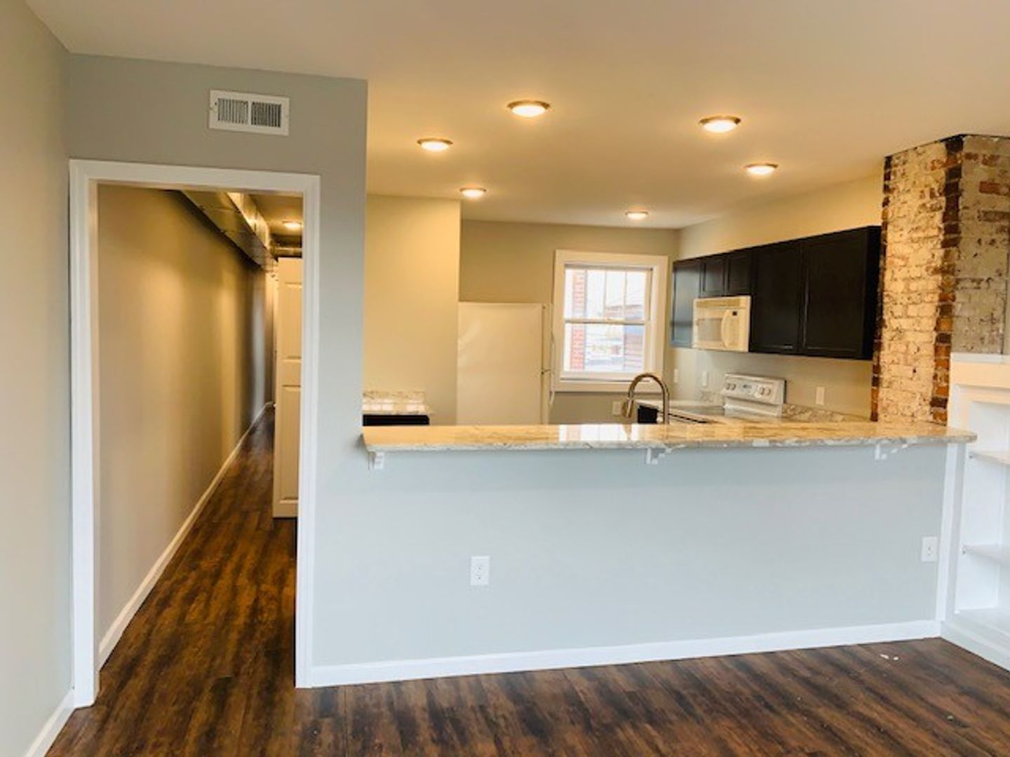 Columbus Apartment: 1124-1126 Parsons Ave