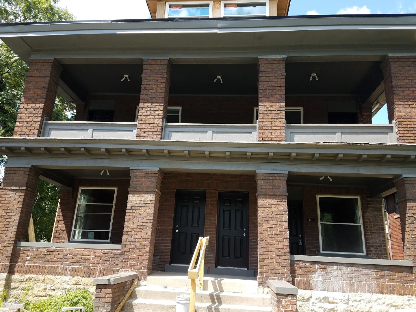 Columbus Apartment: 1614-1620 Clifton Avenue