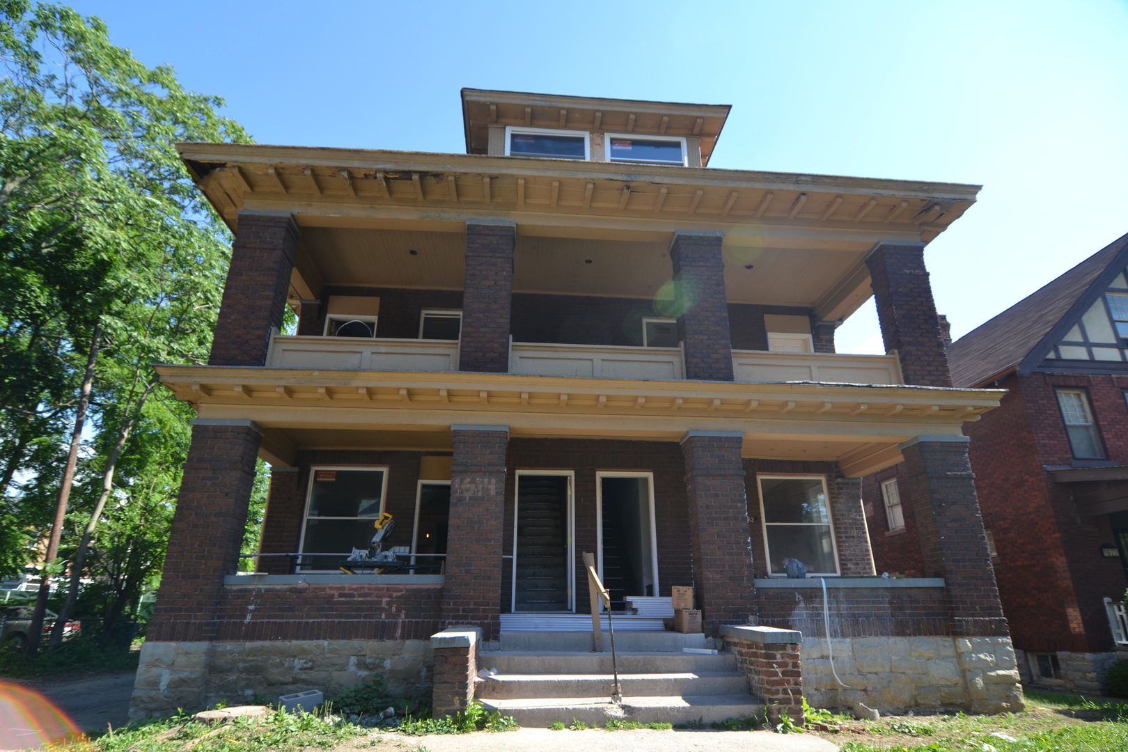 Columbus Apartment: 1614-1620 Clifton Avenue