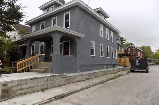 Fantastic 3 bedroom, 1 bathroom duplex located close to Nationwide Children's Hospital – photo 1