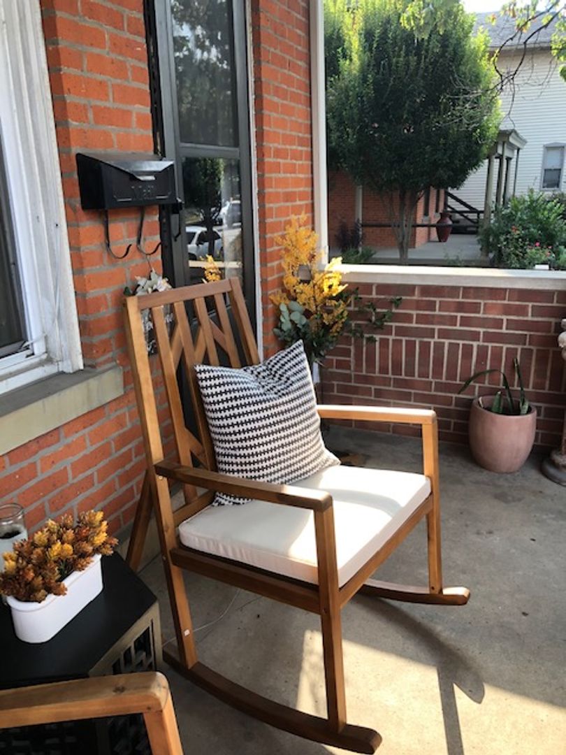 Columbus Apartment: 221-223 E Whittier Street