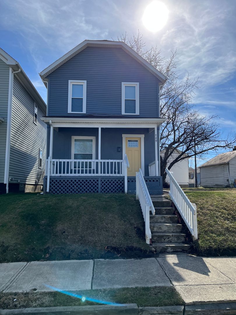 Columbus House: 749 Stewart Ave