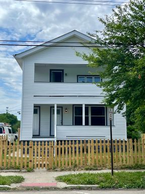 2 Bedroom Renovated Apartment in Franklinton – photo 1