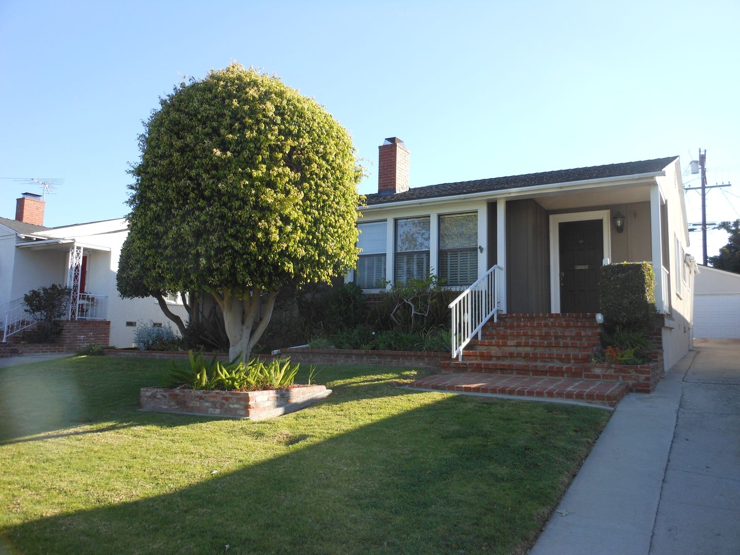 LOS ANGELES House: 8340 CHASE AVE