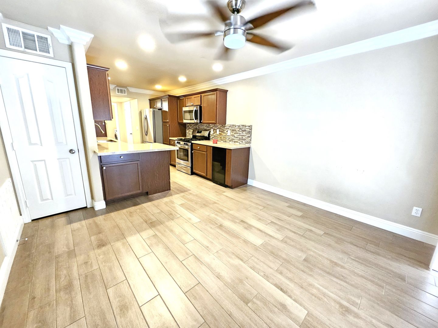 Winthrop Place, 432 11 of 12