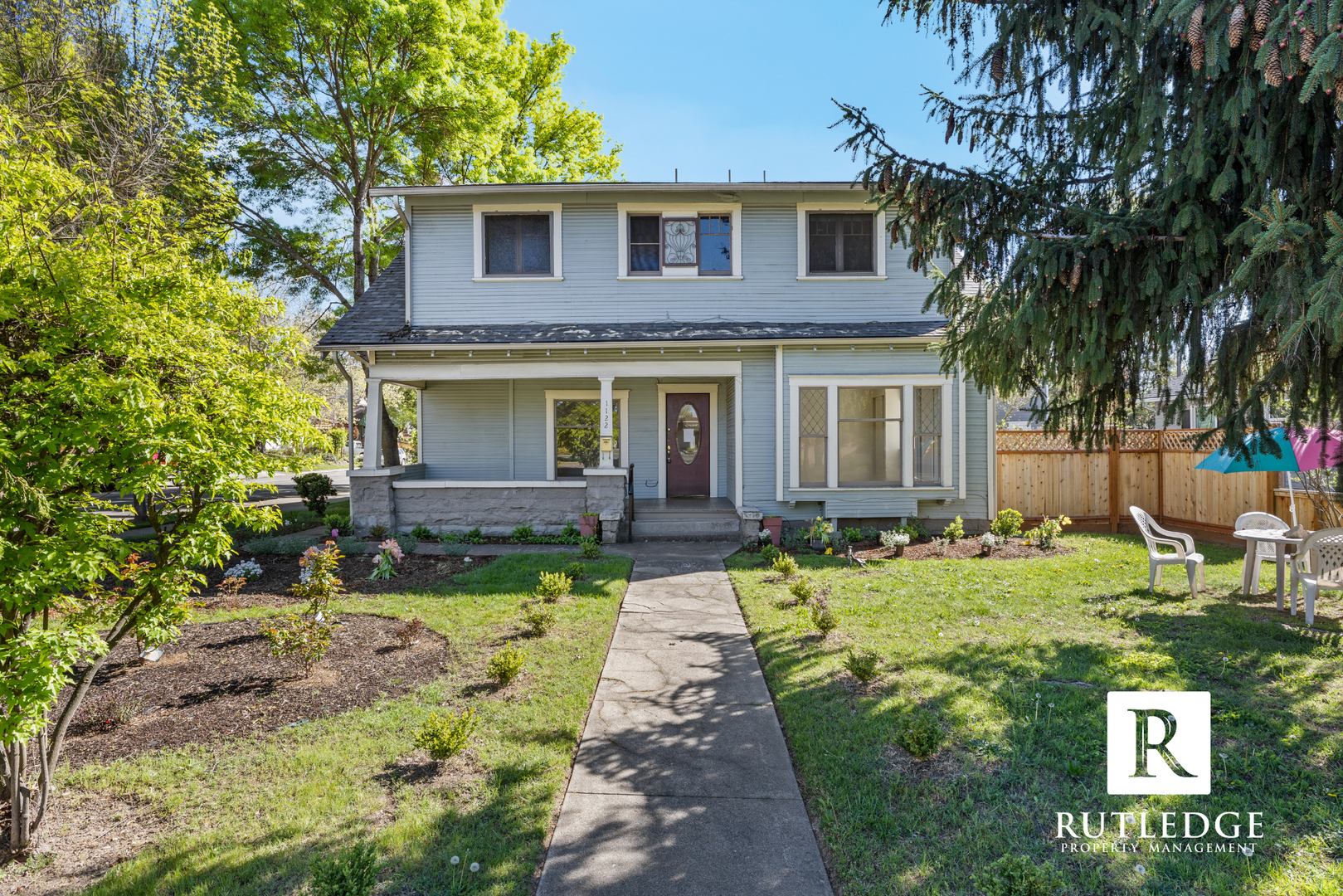 Medford House: 1122 E Main St