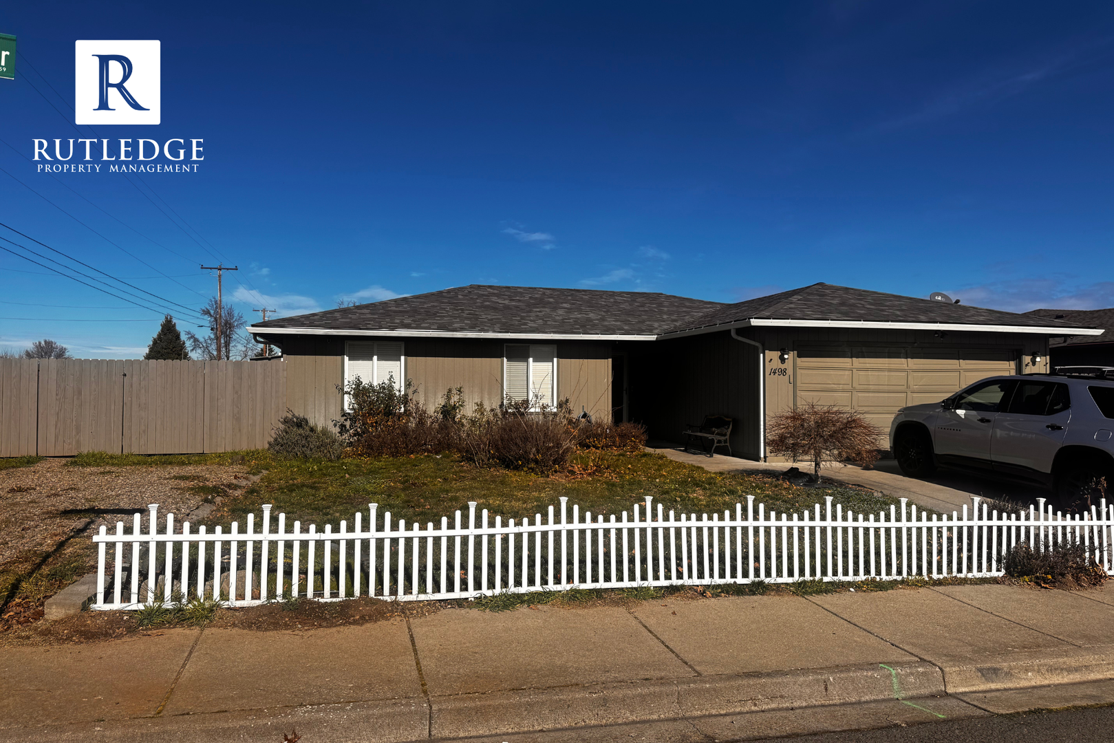 Medford House: 1498 Avalon Dr