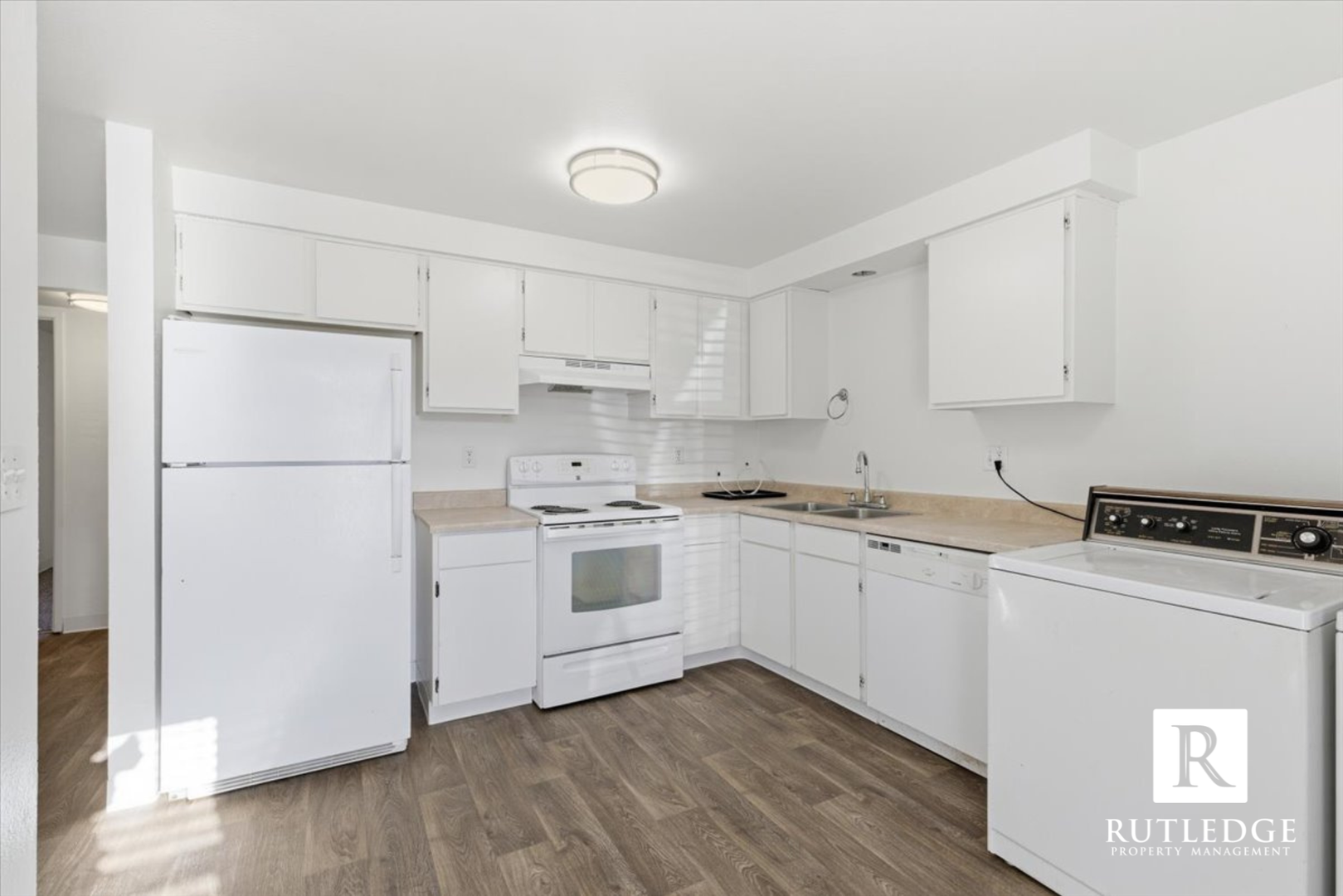 Phoenix Apartment: 310 Independence Circle