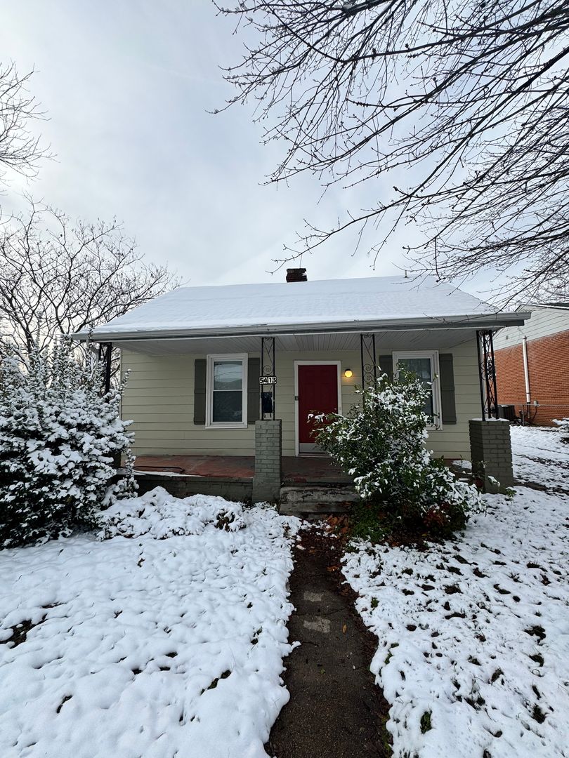 Richmond House: 5413 Almond Ave