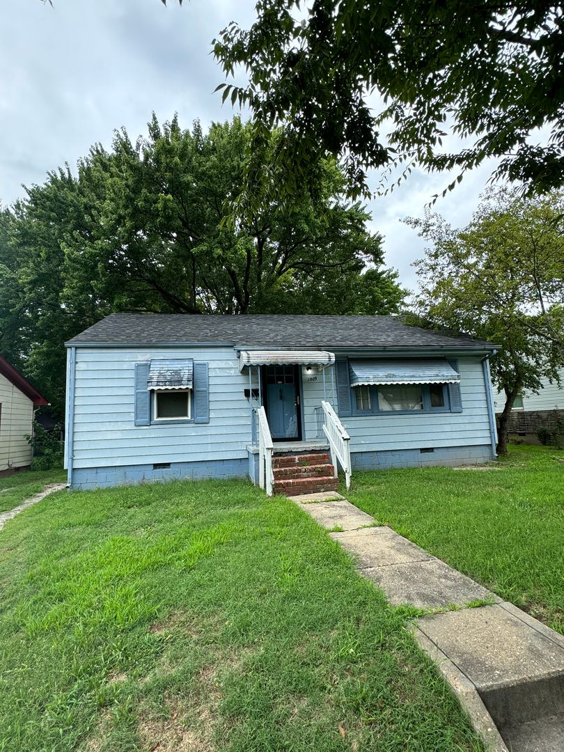 Richmond House: 1509 Milton St