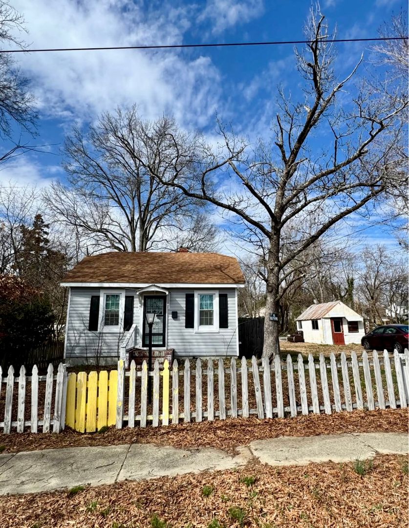 Richmond House: 1718 National st