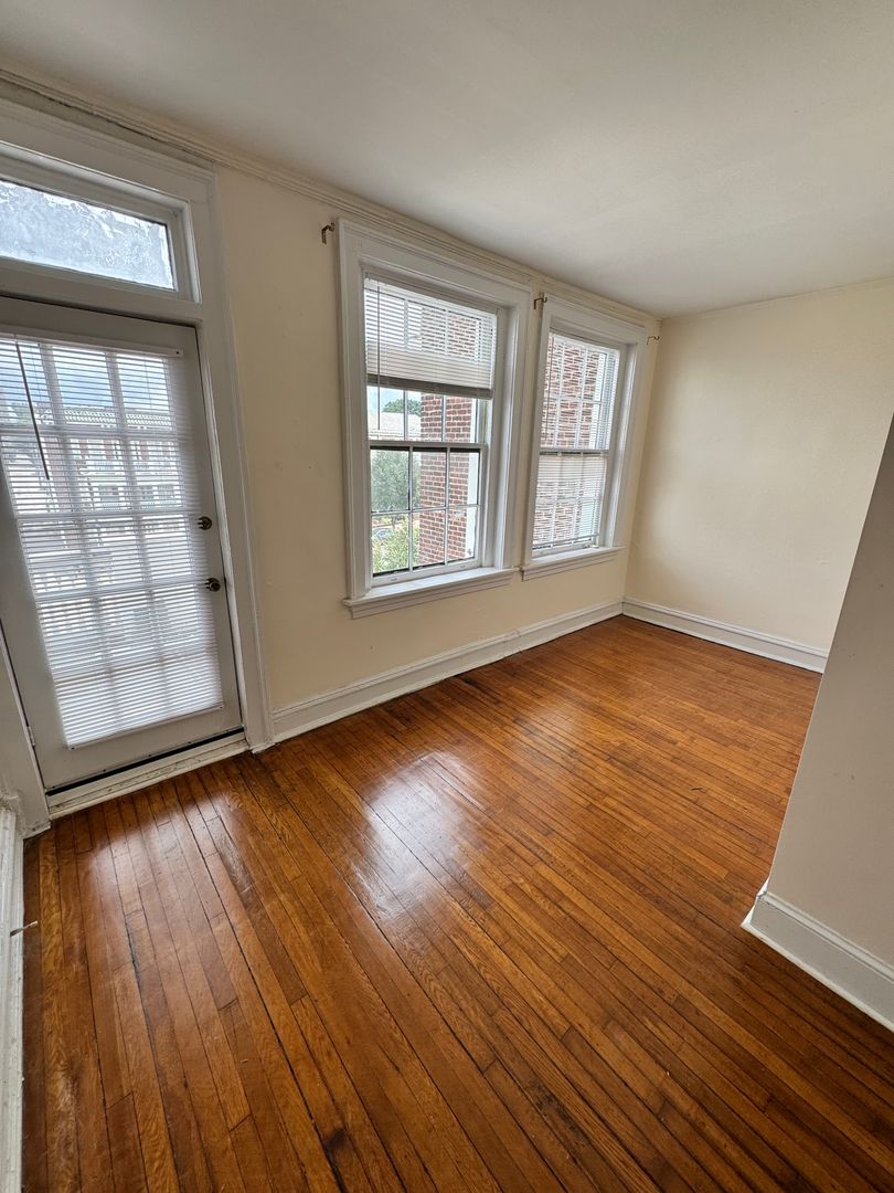 Richmond Apartment: 808 N Arthur Ashe Blvd