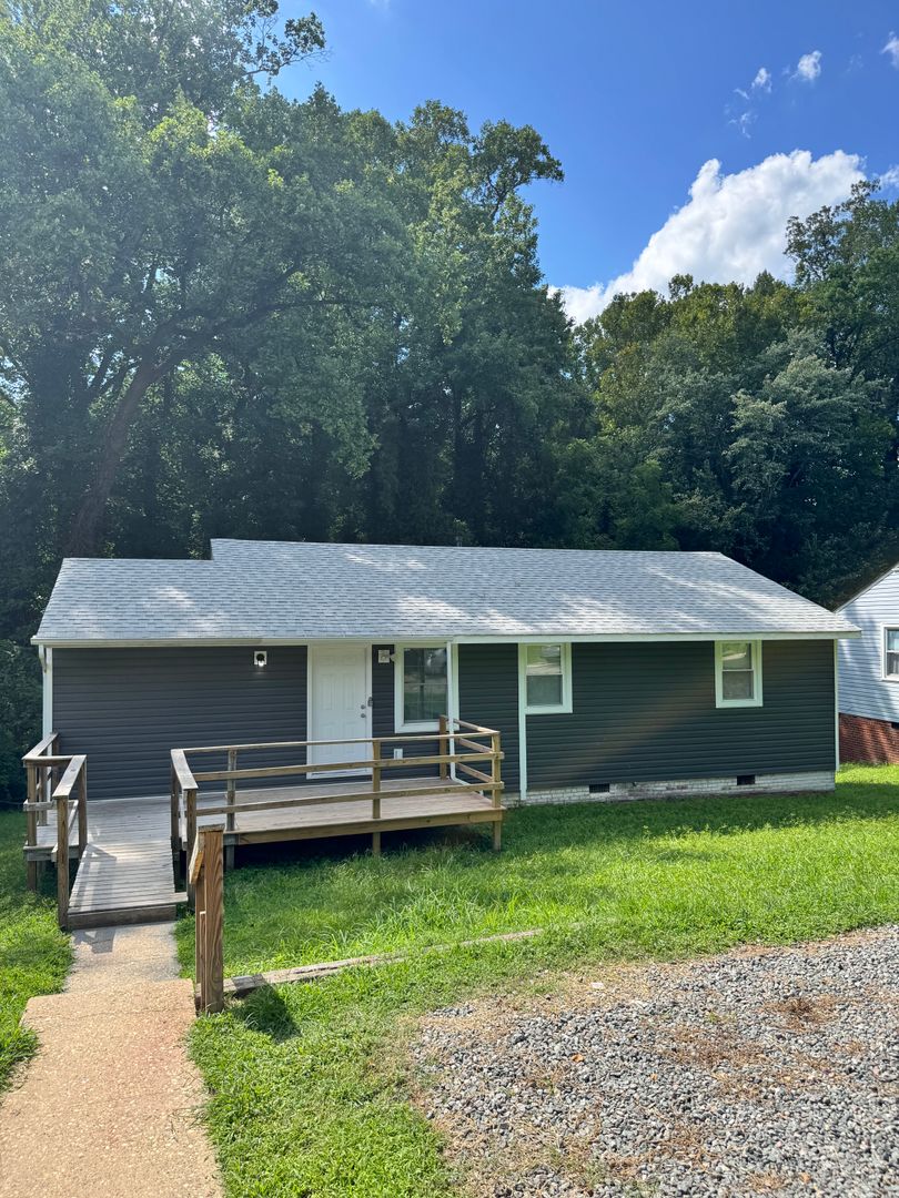 Richmond House: 4214 Fayette Cir