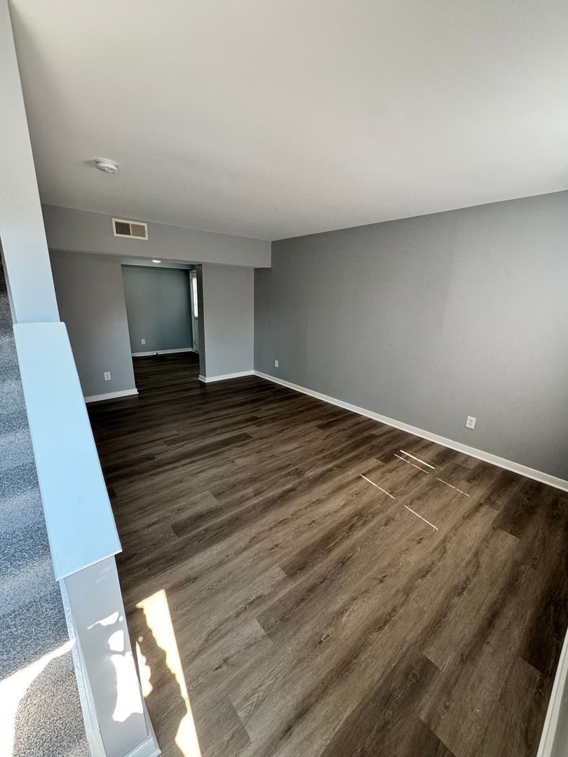 richmond Apartment: 1009 W Graham rd