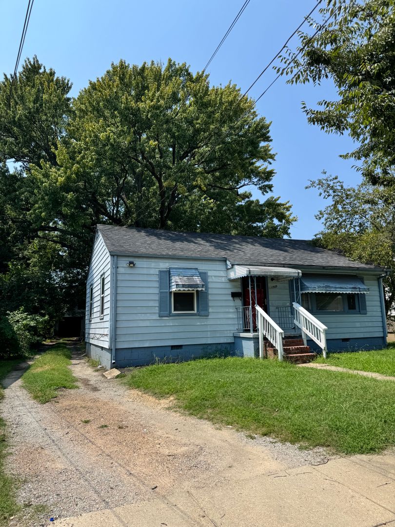 Richmond House: 1509 Milton St