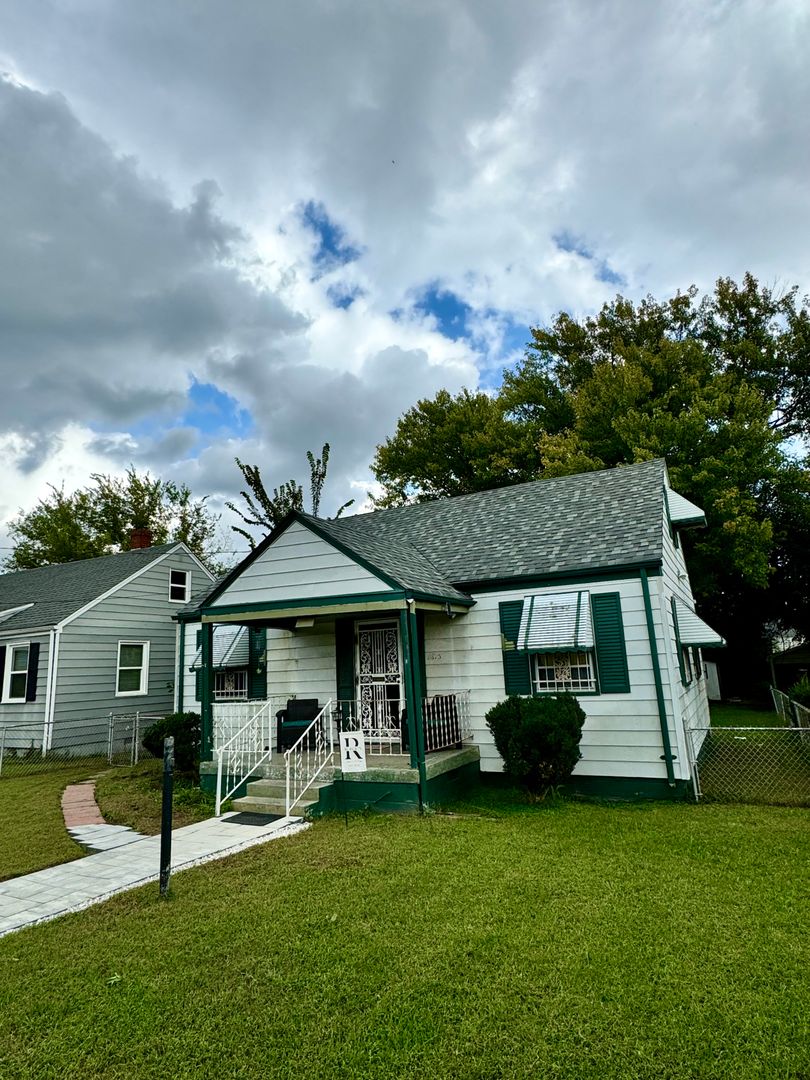 Richmond House: 1615 N 30th St
