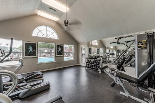 29807 Tomball Pkwy, TOMBALL, TX 77375
