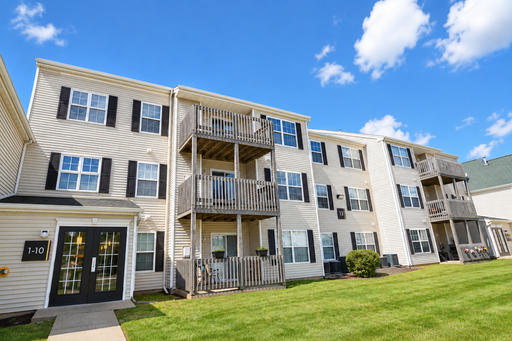 11-11 Forest Glen Cir, MIDDLETOWN, CT 06457